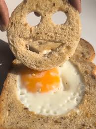 Egg on Toast w/hash brown